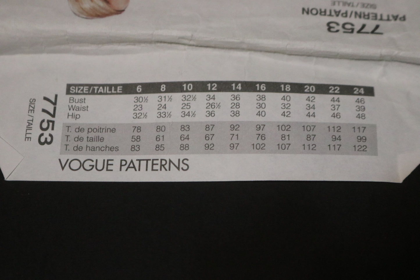 Vogue 7753 Misses / Misses Petite Tunic and Pants Sewing Pattern - UNCUT - Size 14 16 18