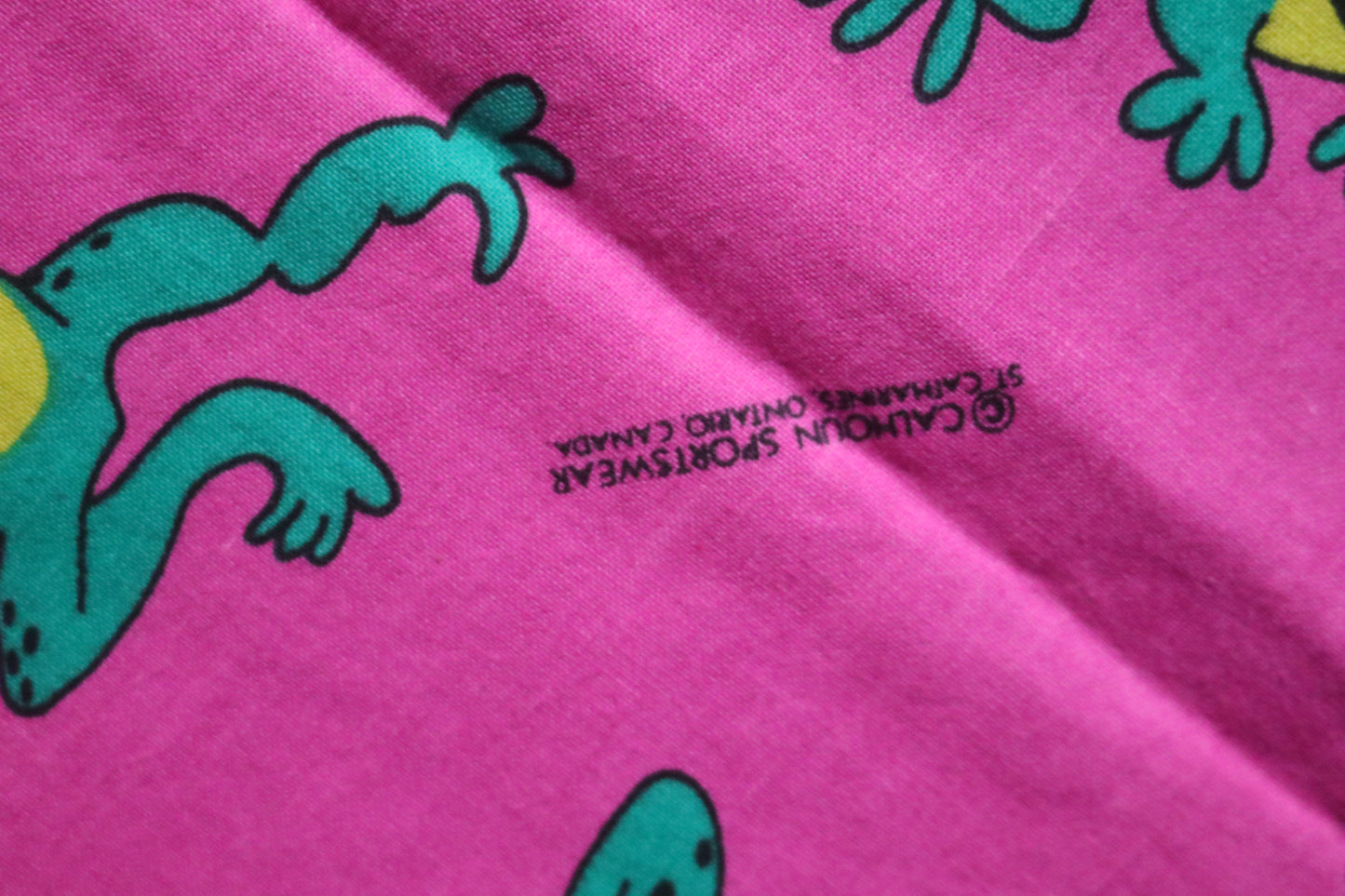 2+ Yards VTG 90s Pink Jumping Frogs Fabric Calhoun Canada Cartoon Cartoon Fabric 104" x 59"
