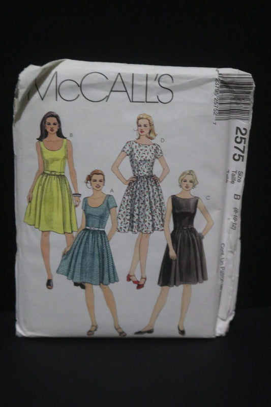 McCalls 2575 Misses Dress Sewing Pattern - UNCUT - Multiple Sizes Available ( 8 - 18)