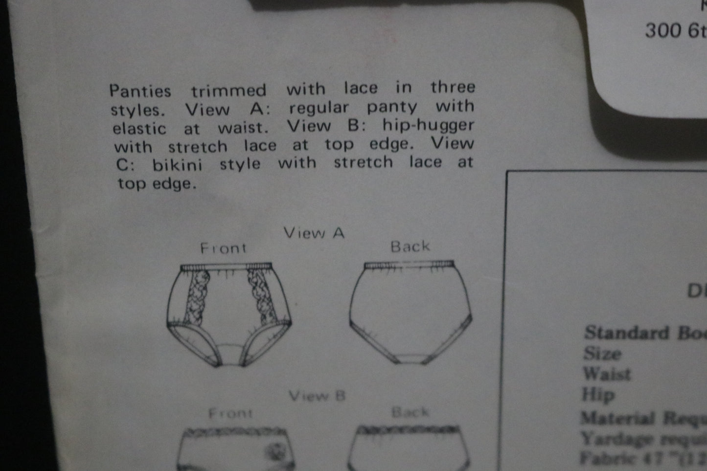 Kwik Sew 719 Panties Sewing Pattern - UNCUT - Size 7 8 9 10