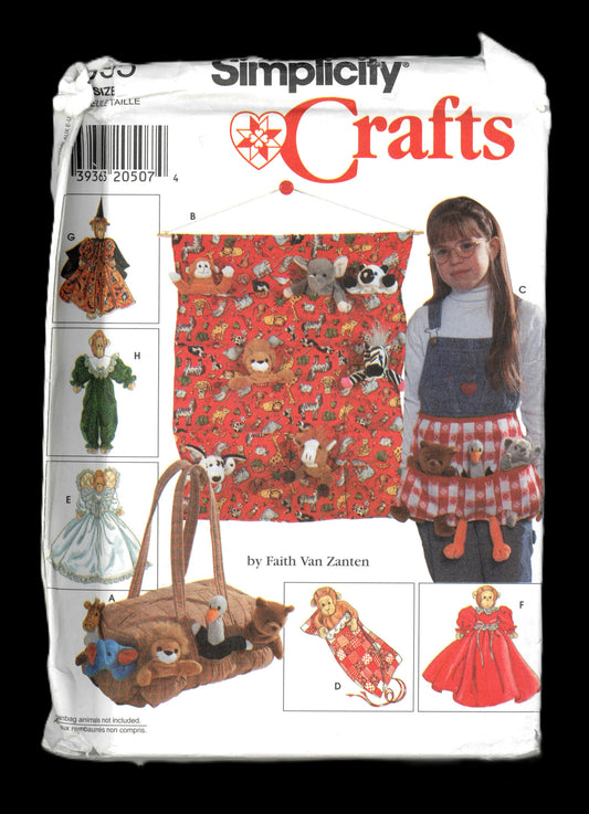 Simplicity 7695 Tote Organizers, Apron, Sleeping Bag and Clothes for 9" (23cm) Bean Bag Animals Sewing Pattern UNCUT