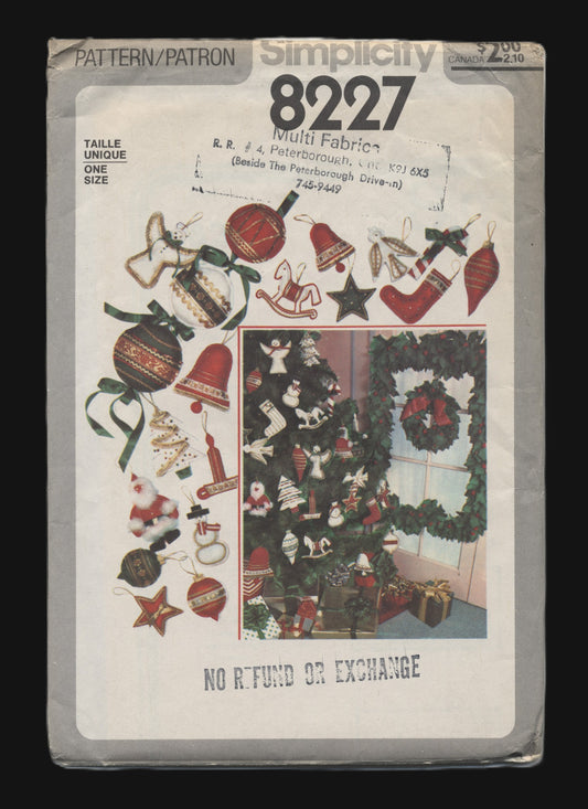 Simplicity 8227 Christmas Holly and Ornaments Sewing Pattern - UNCUT
