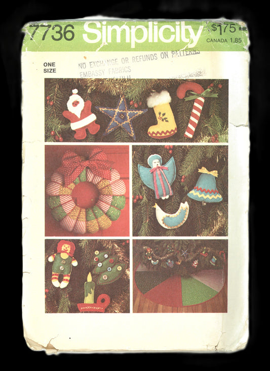 Simplicity 7736 Christmas Decorations Sewing Pattern - UNCUT